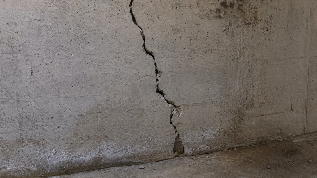 Structural Wall Cracks